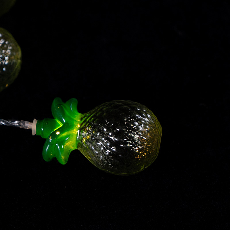 8LEDs Lights chain with pineapple/strawberry decoration.