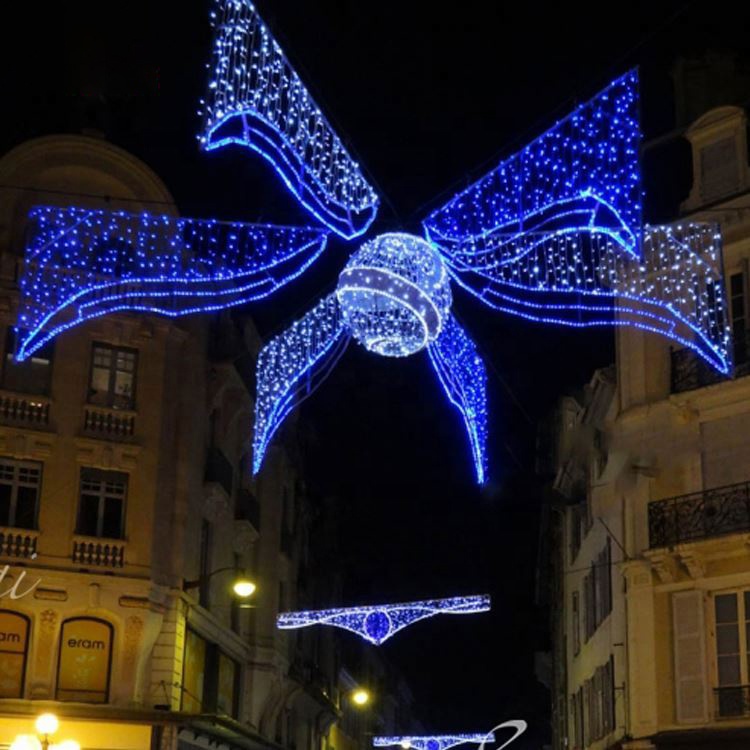 Hanging 3d Light Across Motif Street Lights