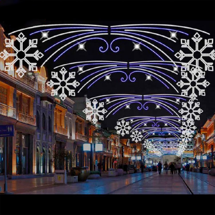 Hanging 3d Light Across Motif Street Lights